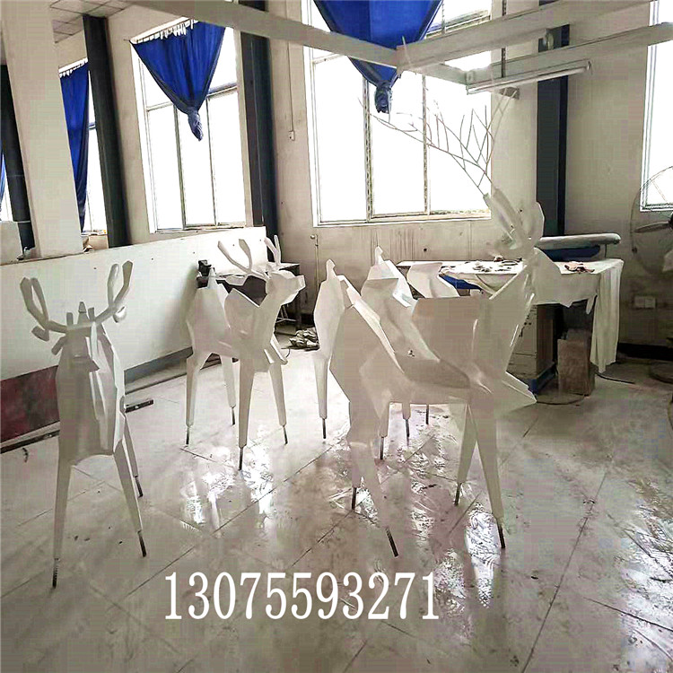徐州雕塑公司簡(jiǎn)述制作時(shí)，一定要重視鑄銅雕塑的細(xì)節(jié)